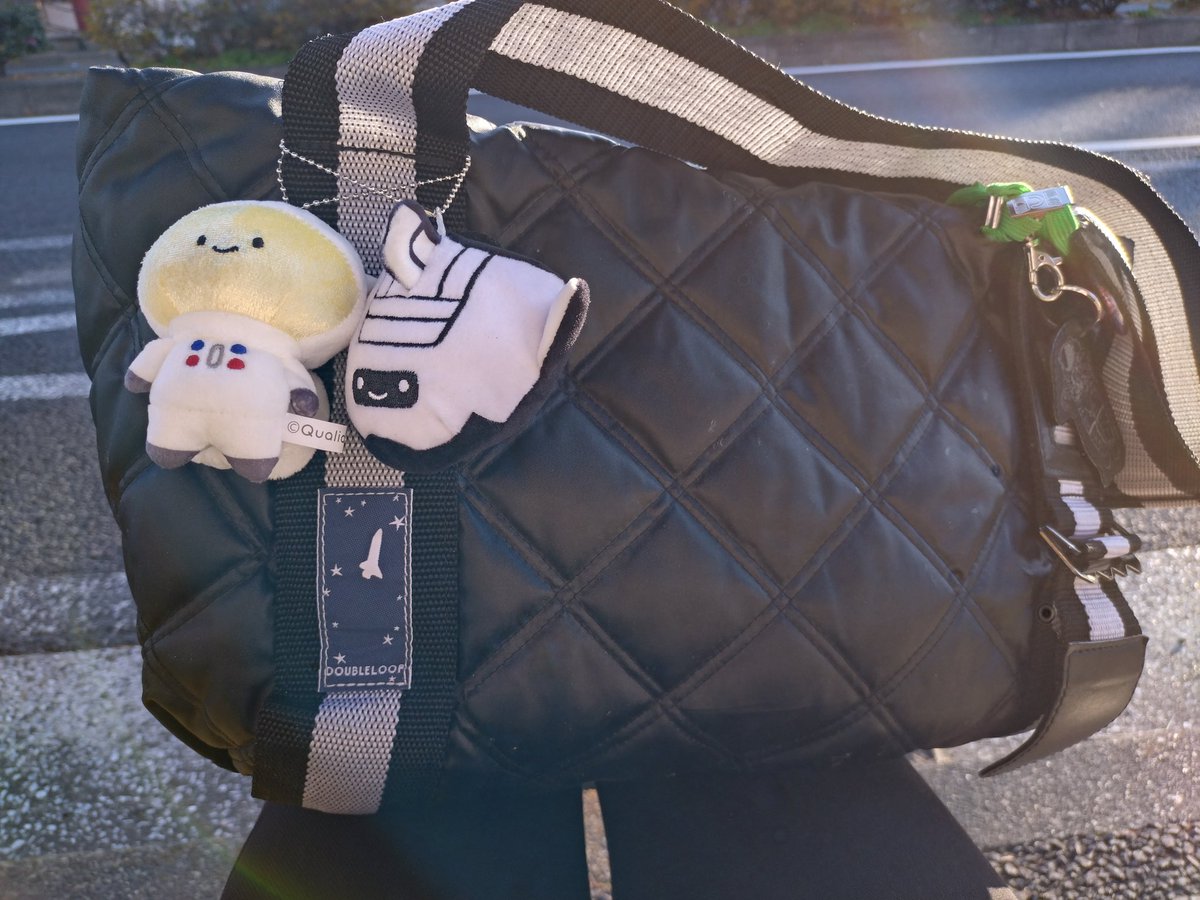 misumaru25's tweet image. ダブルループの宇宙旅行モチーフなバッグに、#にっこりーノ の宇宙探査のぬいぐるみをつける僥倖をはたした！ #DOUBLELOOP