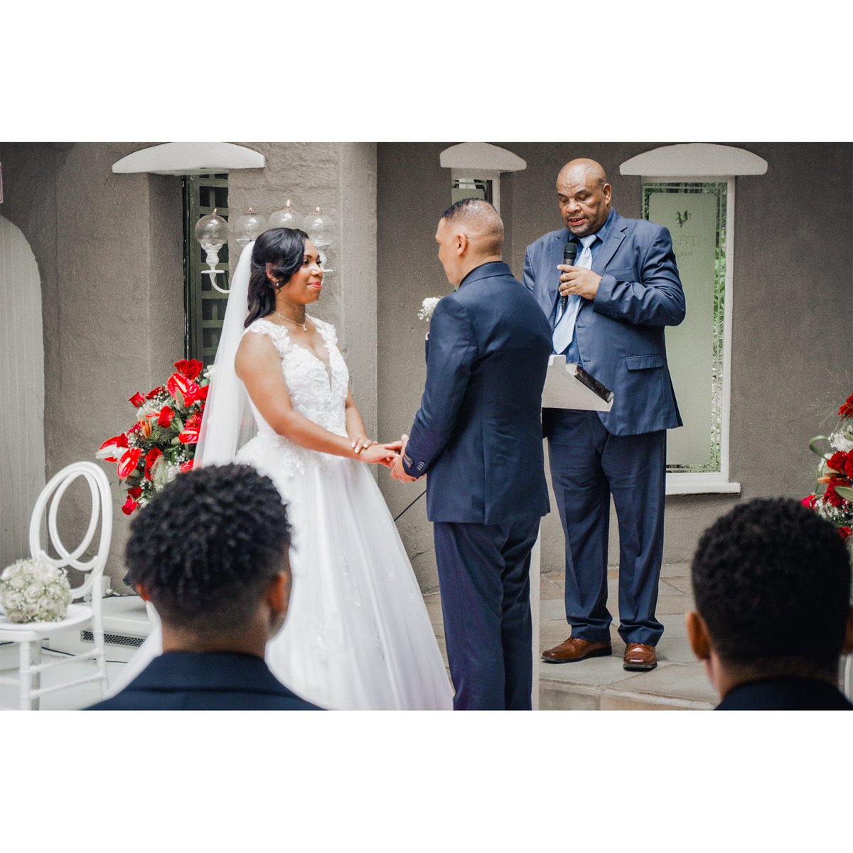 DesignsbyMali_'s tweet photo. Mr &amp; Mrs Van Rensburg wedding ceremony 

📍: Oakfield Farm
📸: Sony ZV-E10 
• 16 - 50mm Stock lens 
📱: Mobile Lightroom 

#wedding #photograghy #sonyalpha https://t.co/KyzosGWjV8