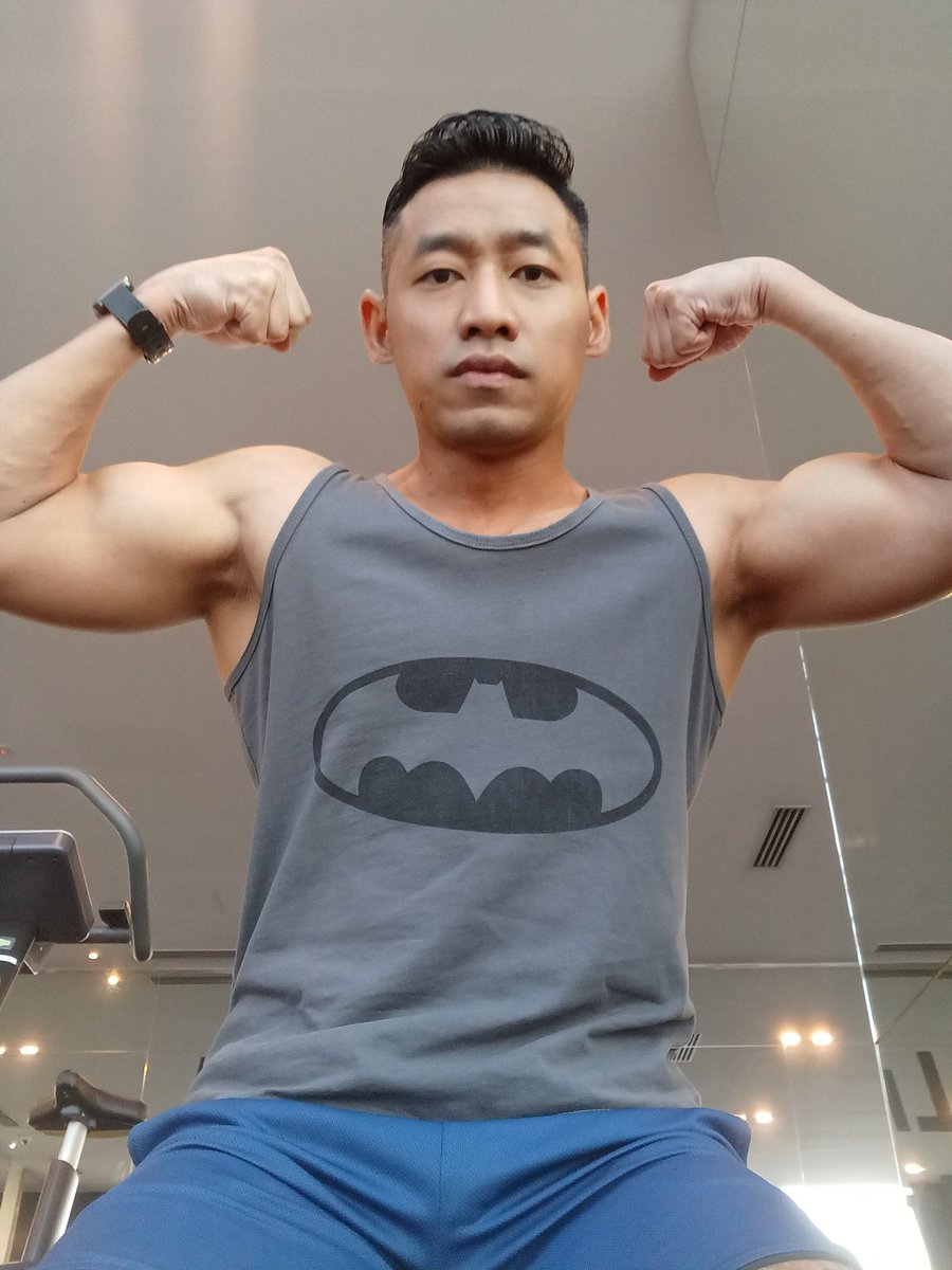 izzadroslan's tweet photo. Kuat macam mana pun, sampai satu tahap kita akan lalui satu fasa rasa down dan penat nak hadap semuanya. Tapi tetap kena kental kan hati, kuat kan semangat. Jangan mudah berputus asa! Start all over again.

Angkat Tangan 🙋 Fighting 💪♥️ https://t.co/aNTz8XBPJk