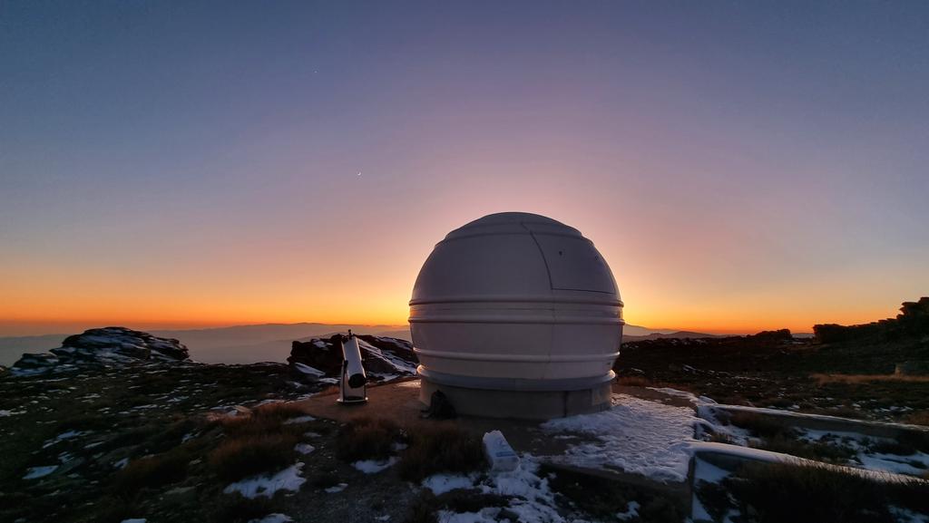 Leonor Ana Hernandez (@leoastronomada) on Twitter photo Momentos que llenan el alma ✨️🔭
El trabajo tiene grandes recompensas. ¡Cómo no quedarse admirando tanta belleza ! #Venus #LUNA
No podía empezar mejor el año 💙
Desde <a href="/ObsCalarAlto/">Observatorio Astronómico de Calar Alto</a> Momentos que llenan el alma ✨️🔭
El trabajo tiene grandes recompensas. ¡Cómo no quedarse admirando tanta belleza ! #Venus #LUNA
No podía empezar mejor el año 💙
Desde <a href="/ObsCalarAlto/">Observatorio Astronómico de Calar Alto</a>