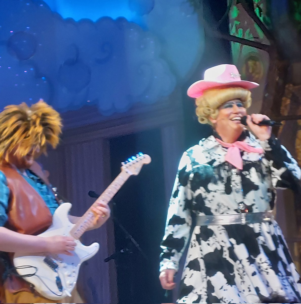 Caroline Elsey tweet media