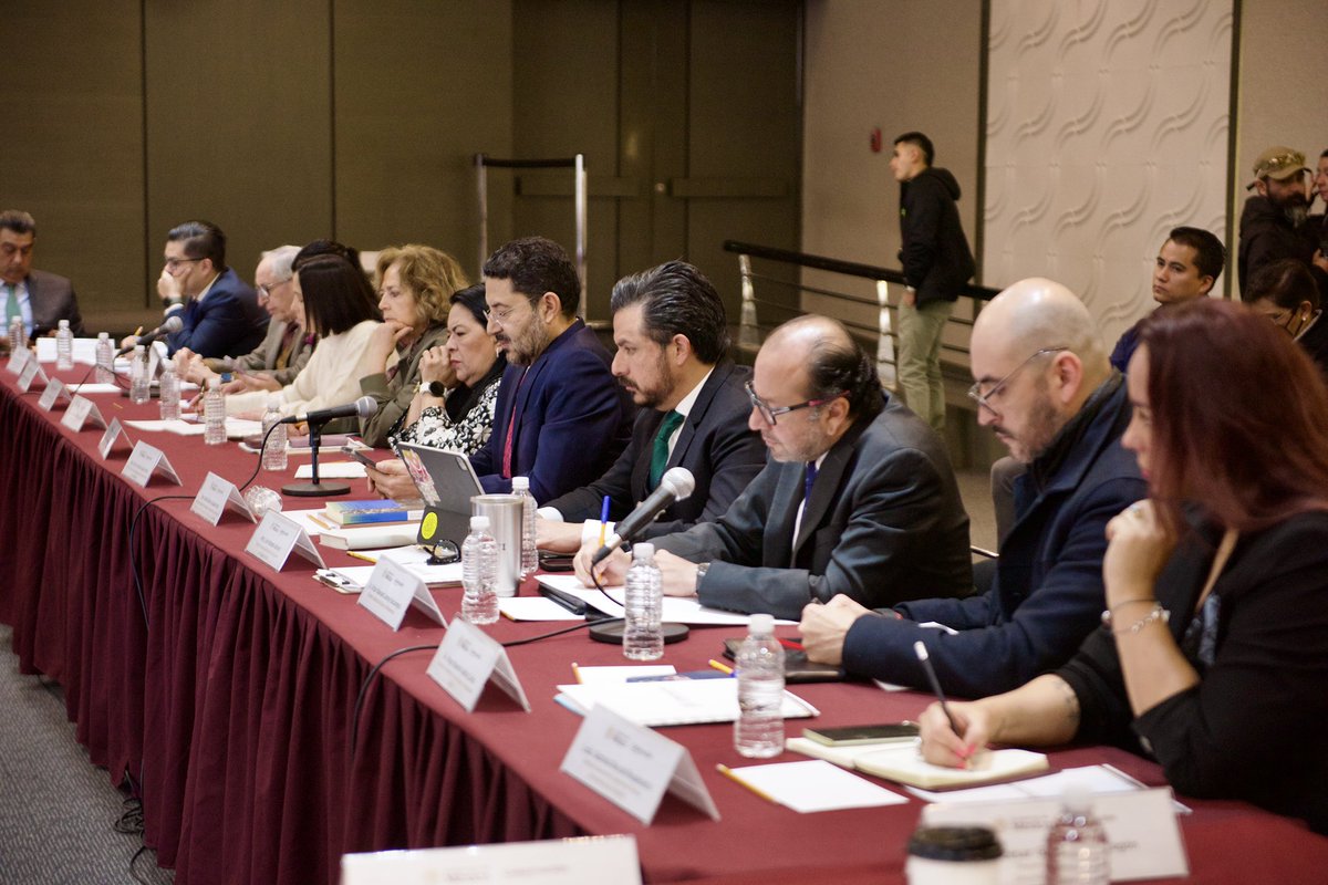 rosaicela_'s tweet photo. #Hoy nos reunimos en la @SEGOB_mx con compañeras y compañeros del Gabinete del @GobiernoMX para fortalecer la estrategia migratoria. Trabajaremos unidos por el bienestar de nuestros connacionales. 🇲🇽 @Claudiashein https://t.co/iSfa9DQbtX