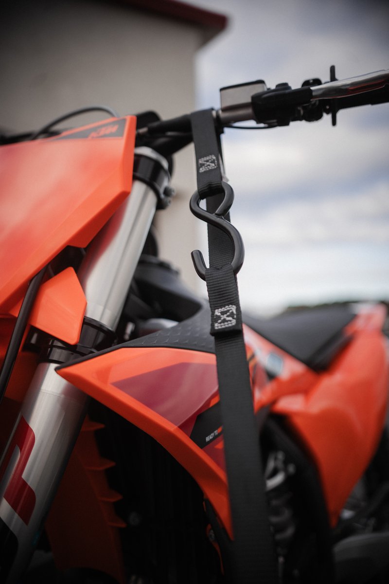 Ready for the ride, secured for the journey. 🏍️

With USA Ratchet’s straps, your dirt bike stays locked in tight and trail-ready. Trust the gear that delivers every time.

#DirtBikeTransport #SecureYourGear #RatchetStraps #USAQuality #TrailReady #AdventureEssentials