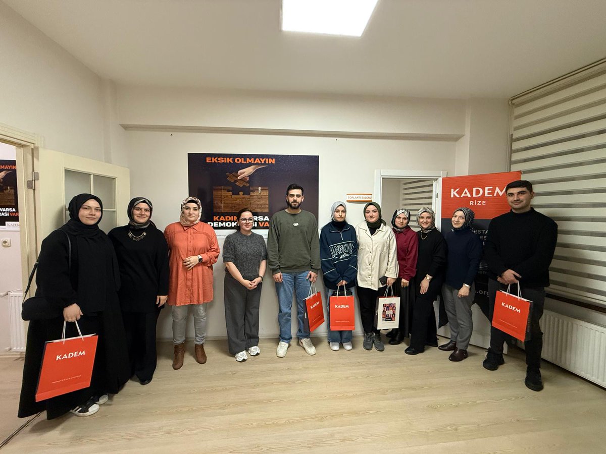 KADEM Rize (@kademrize) on Twitter photo 2025 yılı yeni dönem bursiyerlerimizle tanışma programımızı gerçekleştirdik.
Eğitim hayatlarında başarılar diler katılımları için teşekkür ederiz.
<a href="/KarahanAv/">Av.Merve KARAHAN TEMİZEL</a> <a href="/rteugenckadem/">RTEÜ GENÇ KADEM</a> 2025 yılı yeni dönem bursiyerlerimizle tanışma programımızı gerçekleştirdik.
Eğitim hayatlarında başarılar diler katılımları için teşekkür ederiz.
<a href="/KarahanAv/">Av.Merve KARAHAN TEMİZEL</a> <a href="/rteugenckadem/">RTEÜ GENÇ KADEM</a>