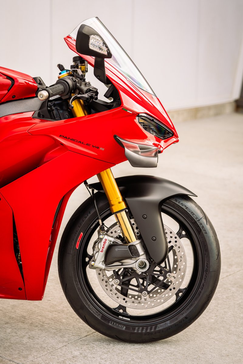 🔥 The 2025 Ducati Panigale V4S: Pure performance! 🔥
🏍️ 216hp Desmosedici Stradale V4
💨 MotoGP aerodynamics
🛞 Ohlins Smart EC 2.0 suspension
🔥 Lightweight design
Available now at Rahal Ducati Indianapolis!
shorturl.at/p97Cp
#DucatiPanigale #RideDucati