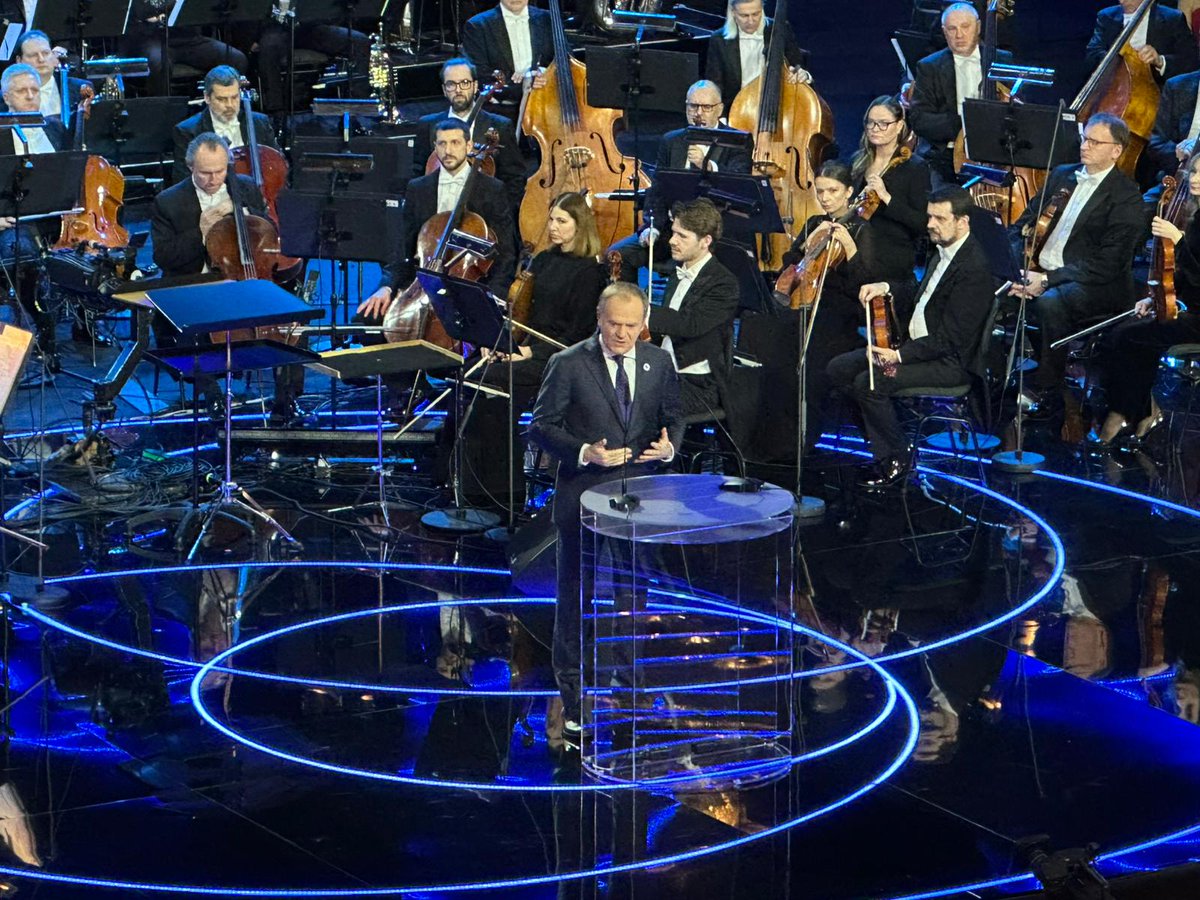 PM <a href="/donaldtusk/">Donald Tusk</a> at the Polish presidency's Opening Gala:

‘For the next six months, we will focus on the most pressing issues: security, competitiveness, and innovation. Imagination, courage, and strong leadership are the sources of our strength.’

#Poland25eu