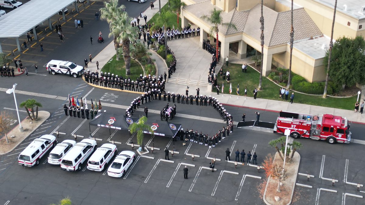 thecadhound's tweet photo. Celebration of Life for Fire Captain Jason Craig at Immanuel Baptist Church in Highland. Fire Captain Jason Craig of CalFire passed away off duty on December 16, 2024. #JasonCraig #CalFire #ThankYou #Highland https://t.co/Gy6HJ5bfhg
