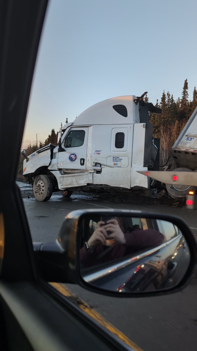 TheScienceJen's tweet image. Would have been nice if @VOCMNEWS had mentioned what was on the go in their news segment, not used to no signal! #nltraffic