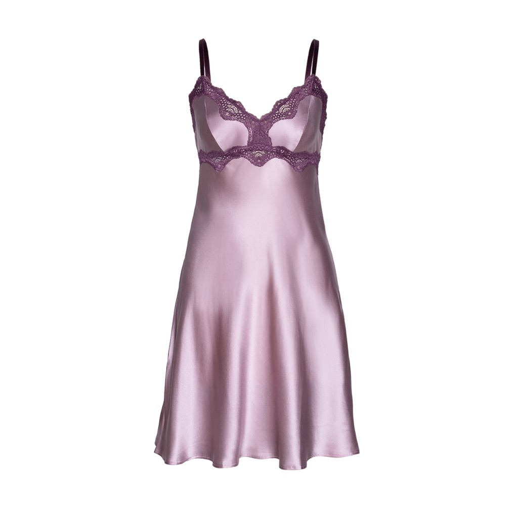 BLOOM INTO YOUR BEST SELF | Nurture yourself this new year. Soft silk and floral lace in delicate hues, perfect for new beginnings and moments of self-care. 

Shop the style: bit.ly/3JNaSOL
⁠
#nkimode #beyondthesheets #vancouver