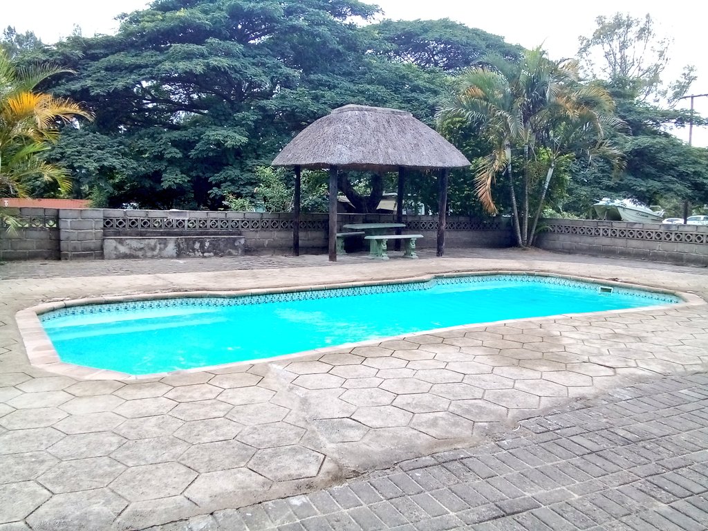 info4u2use's tweet photo. Eish !!! @rustybrick Thanx for your inputs to this conversation. Your #EEATvariables will have high values here, coz this is your area of #Expertise and #Authority due to #LongTerm persistence and commitment to à single #Objective over time.
Frankie2socks
#BunduBasher
KZN, ZA https://t.co/Dpt0miTYXn