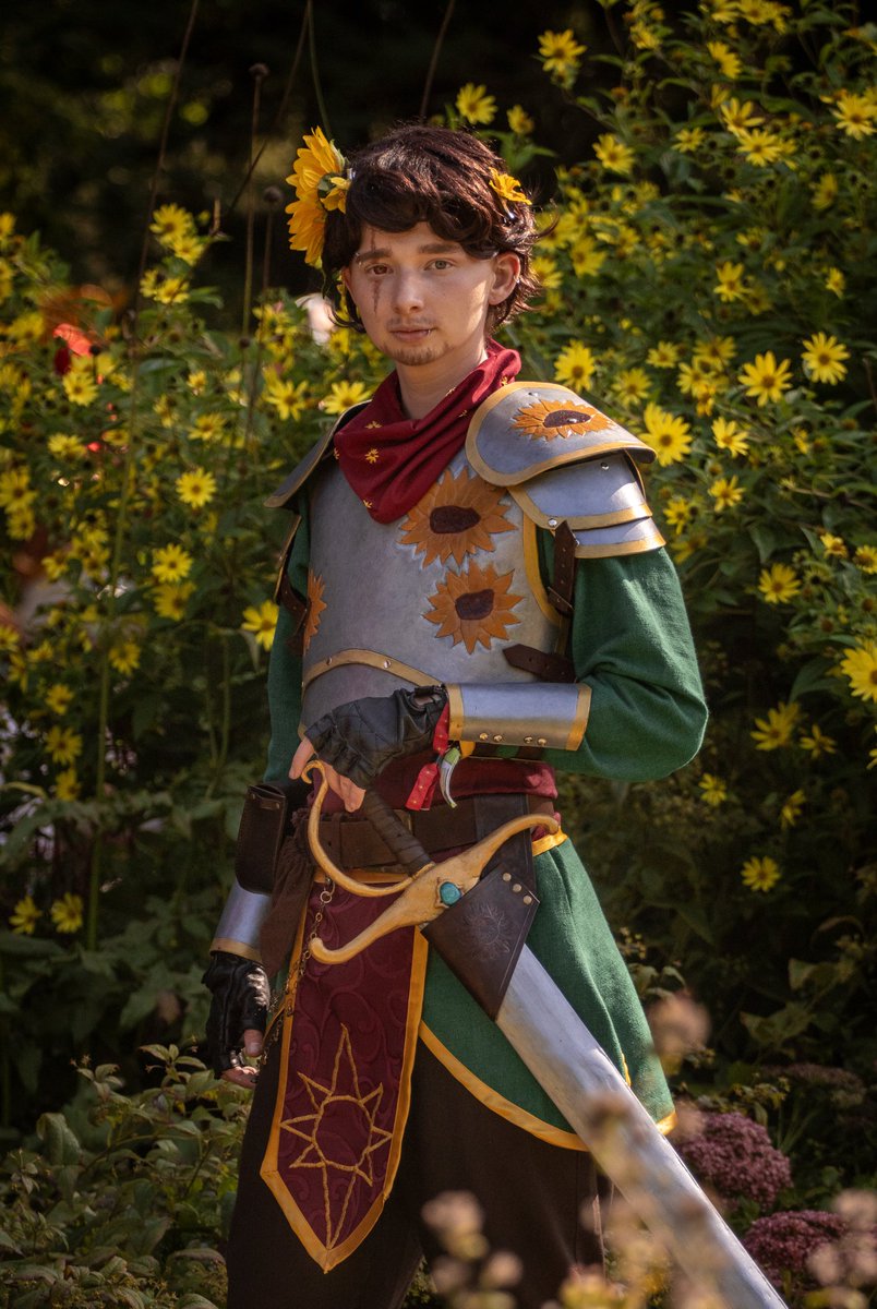 sunflower fields forever 🌻

#empiressmp #mythicalsausagefanart