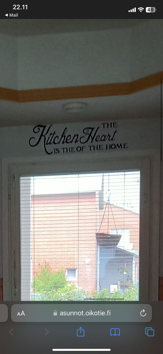 I was watching houses in Puistola, and I found this gem😂💎

Repeat with me: 

“ The kitchen heart is of the home” 

😂 #Helsinki