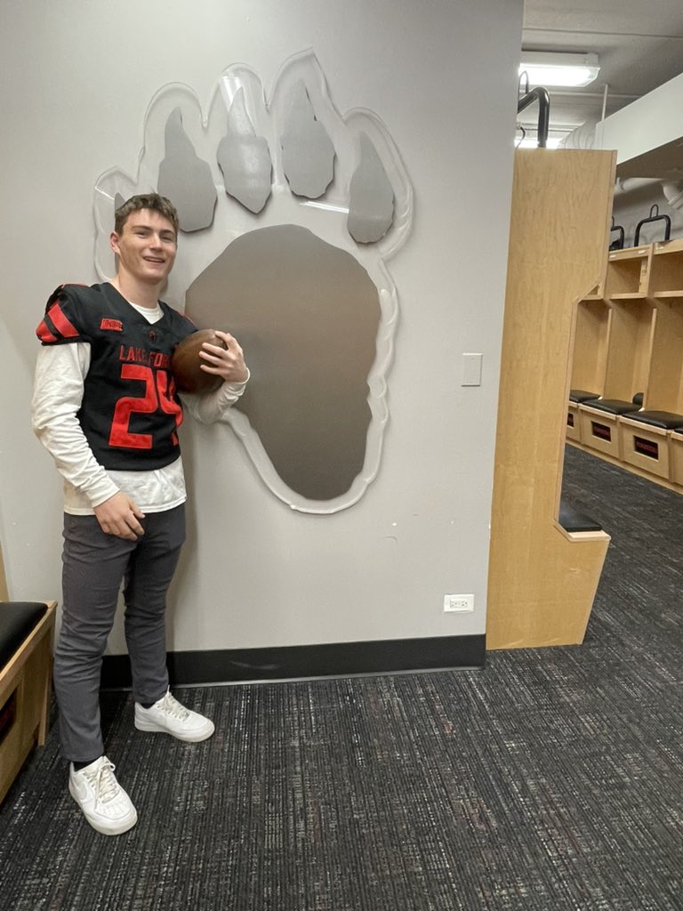 After a great Visit and Meeting with <a href="/LFC_FOOTBALL/">Jim Catanzaro</a>, I am blessed to announce I have received an offer to play football at lake forest college! 

<a href="/coachconrad41/">Coach Conrad Hamilton</a> <a href="/DMWolvesFB/">Desert Mountain Wolves Football</a>