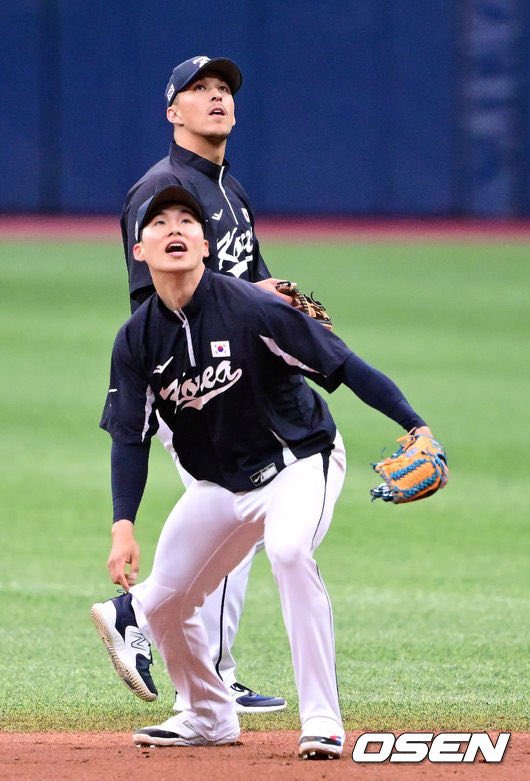 DodgersNation's tweet photo. The Dodgers are eyeing a super-utility role for Kim Hye-seong, per @FabianArdaya 👀

Seong is just 25-years-old and coming off of a dominant stretch in Korea.

What a special signing for LA, they just keep moving this offseason. https://t.co/jBgWqwCnhR