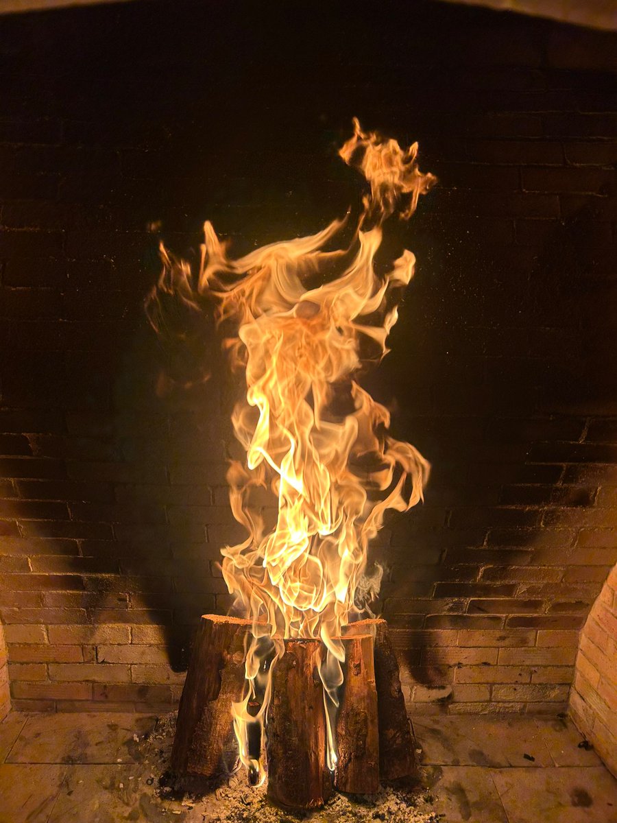 #TheTraitors 9pm tonight on BBC One! 🔥 will they become more assertive? 😂 🗡 👀