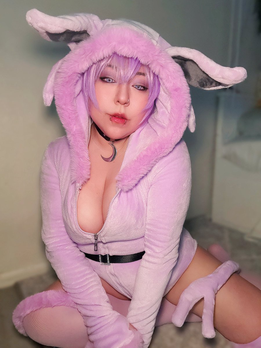 ecchimoonz's tweet photo. Espeon baby 💖🖤💖🖤 https://t.co/v3RtXUhZ7W
