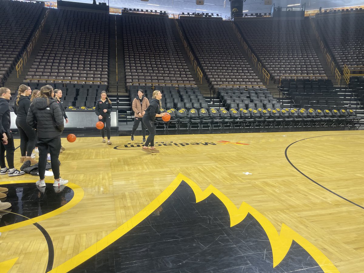 DCGDistrict's tweet image. Learning from the best! 
@DCG_GirlsBball plays at Williamsburg tonight. Before they tip-off, the Mustangs spent the morning watching an @IowaWBB practice! Team photos with Iowa Head Coach @goiowa and a three-point shot from Caitlin Clark's logo made this an incredible experience!