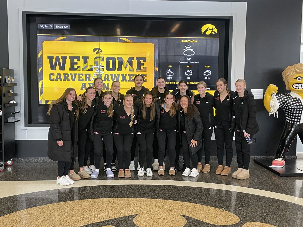 DCGDistrict's tweet image. Learning from the best! 
@DCG_GirlsBball plays at Williamsburg tonight. Before they tip-off, the Mustangs spent the morning watching an @IowaWBB practice! Team photos with Iowa Head Coach @goiowa and a three-point shot from Caitlin Clark's logo made this an incredible experience!