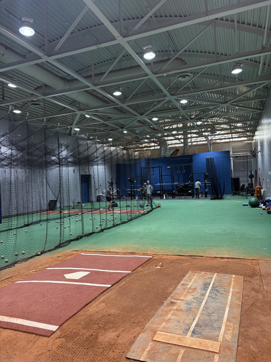 Good afternoon! I am the pitching coach at Florida State College at Jacksonville and will be running leasons out of our indoor facility at our North Campus. Hitting/Pitching/Fielding/Strength and Conditioning. Get with me for information!