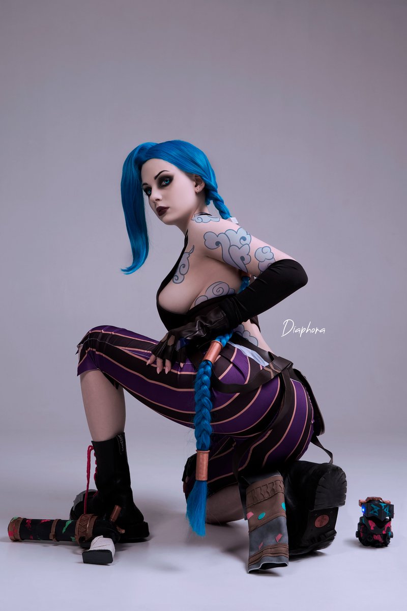 diaphoranya's tweet photo. Send '💙' and get anime Jinx pics in dms https://t.co/HgAks4AQ3q