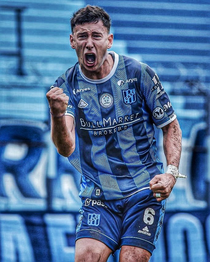 DebateSL's tweet photo. 🚨 Agustín #Lamosa y Ezequiel #Herrera VIAJAN a Uruguay a REALIZAR la pretemporada con el plantel profesional.
ℹ️ @lea_alves https://t.co/0YQ1Trb28T