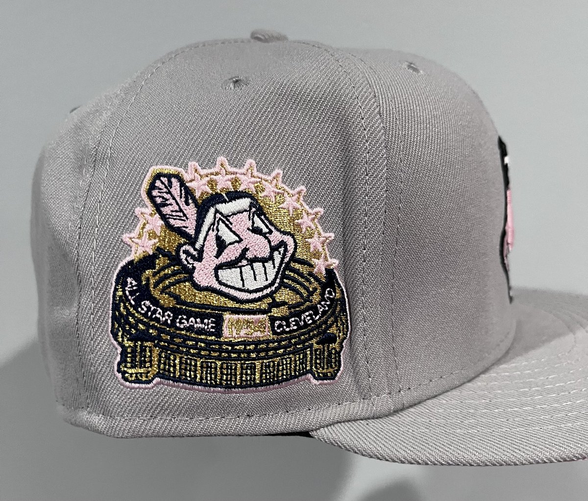 ChiefWahoo22's tweet photo. MAIL CALL📬
#7️⃣0️⃣0️⃣
Breast Cancer
Awareness Wahoo
For those special women in our lives that fought until the end… and the survivors.
🩷🩷🩷
#FindACure
#PINdejas https://t.co/Iu7hS6KATJ