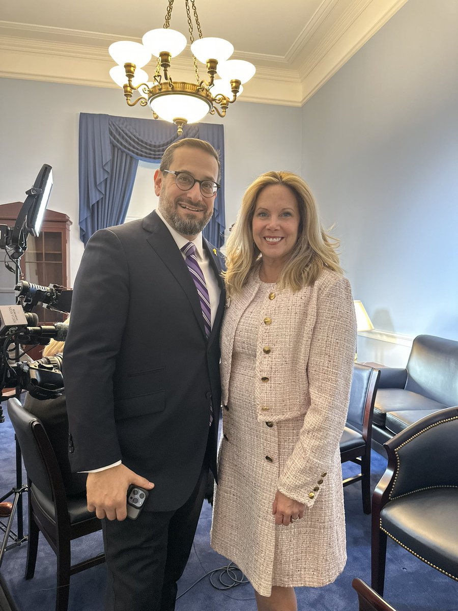 JasonKoppel's tweet image. Welcoming the new Members of the NY delegation.  Looking forward to working with @RepRileyNY @RepLauraGillen  @JohnMannionNY22