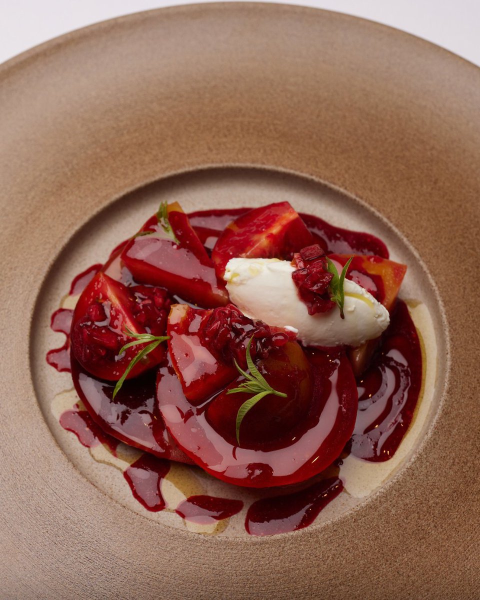 A rare degree of polish transforms each dish into a virtuoso performance, and what arrives on the plate reliably exceeds expectations at Cornus.

Read the full review: eu1.hubs.ly/H0fCx5f0
 
#GFG #Belgravia #London #restaurant