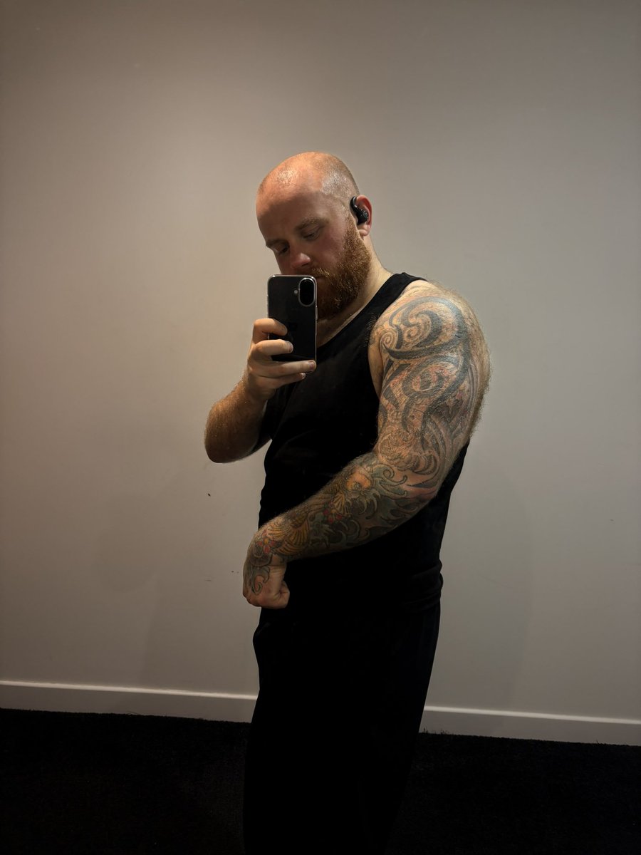 Starting to look like I go gym now 😏