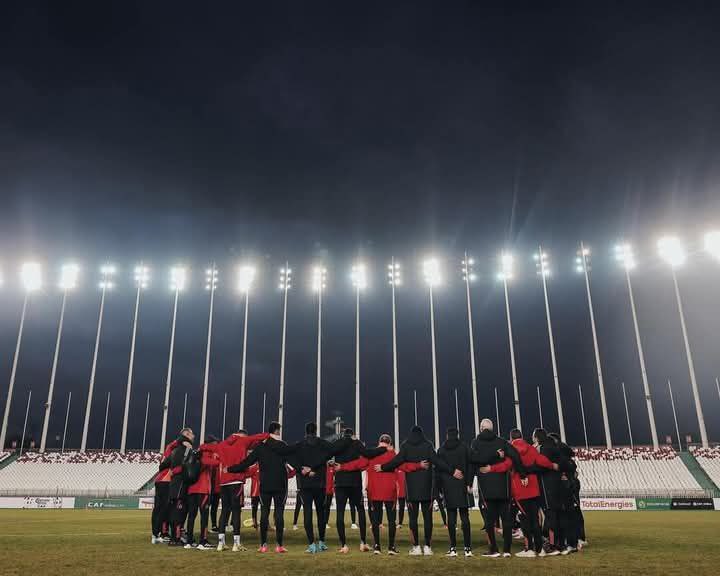 كسر سلسلة اللاهزيمة في دوري ابطال افريقيا

فريق مديله 6 يكسبني في العوده ياخي نااااه علي راي إسماعيل يس 

عيب علي اسمك يا اهلي