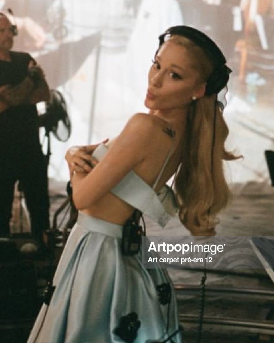 artpopBLD's tweet photo. ๐ธ Gabi Priston at #ARTPOPFEST art carpet https://t.co/hPjiM2VxUz