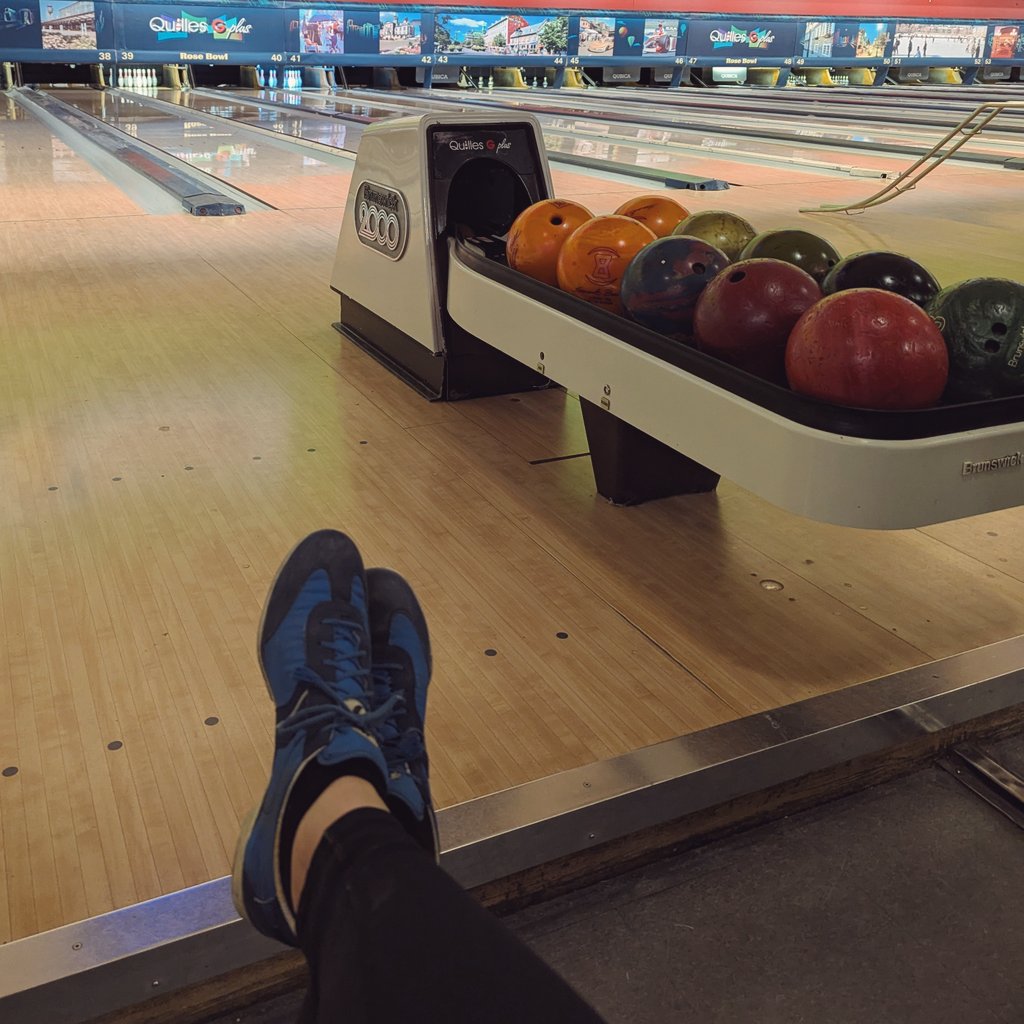 JessBandit's tweet photo. Bowled my best game 🎳 https://t.co/LpIQtdehQP