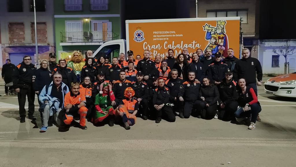 Virginia Barcones 🌾 (@virbarcones) on Twitter photo 🧡En la Cabalgata de #ProtecciónCivil de #Aldaia, con las agrupaciones locales de voluntarios de Protección Civil de
Moncada
Tavernes Blanques
Sant Fost de Campsentelles
Manises
Benejuzar
Getafe
Riaza
Sant Gregori
Remergi
<a href="/GuillermoLujan_/">Guillermo Luján - Alcalde d'Aldaia</a> <a href="/Ajuntaldaia/">Ajuntament d'Aldaia</a>
#OperacionMoncada 🧡En la Cabalgata de #ProtecciónCivil de #Aldaia, con las agrupaciones locales de voluntarios de Protección Civil de
Moncada
Tavernes Blanques
Sant Fost de Campsentelles
Manises
Benejuzar
Getafe
Riaza
Sant Gregori
Remergi
<a href="/GuillermoLujan_/">Guillermo Luján - Alcalde d'Aldaia</a> <a href="/Ajuntaldaia/">Ajuntament d'Aldaia</a>
#OperacionMoncada