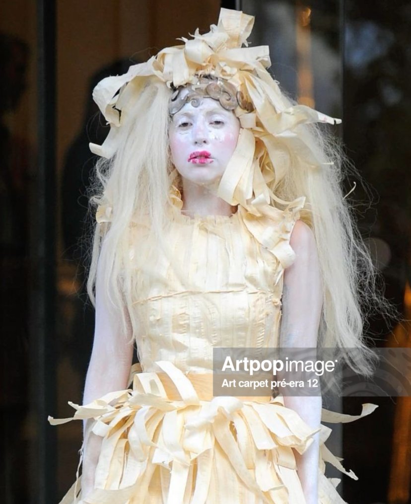 artpopBLD's tweet photo. ๐ธ Queen T at #ARTPOPFEST art carpet https://t.co/kVby0hjACd
