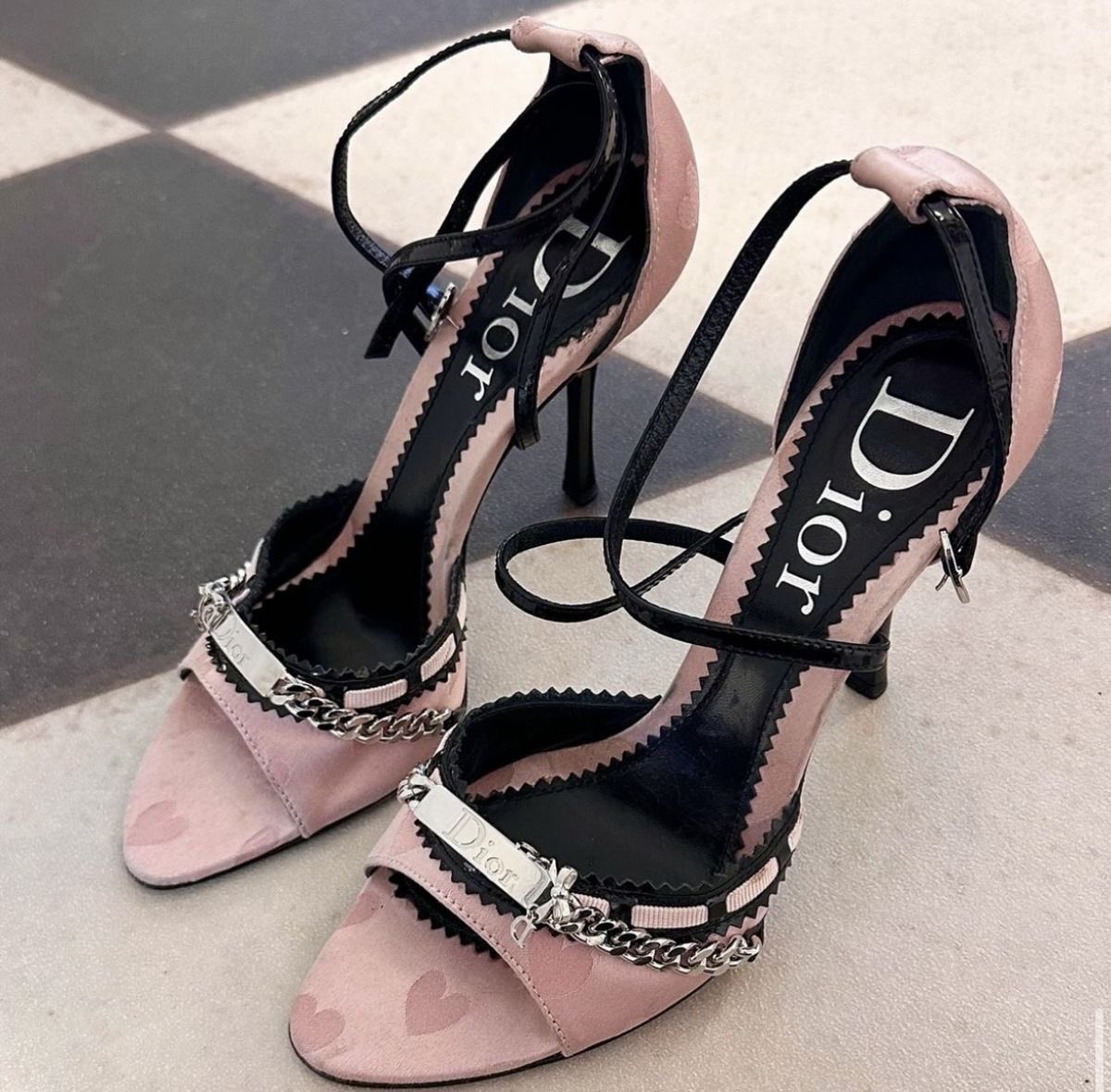 Pink Dior heels🤍🌸