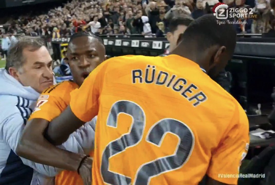 JeffFcb14's tweet image. ROJA A VINICIUS

EL FÚTBOL Y TODO EL MUNDO SONRÍE