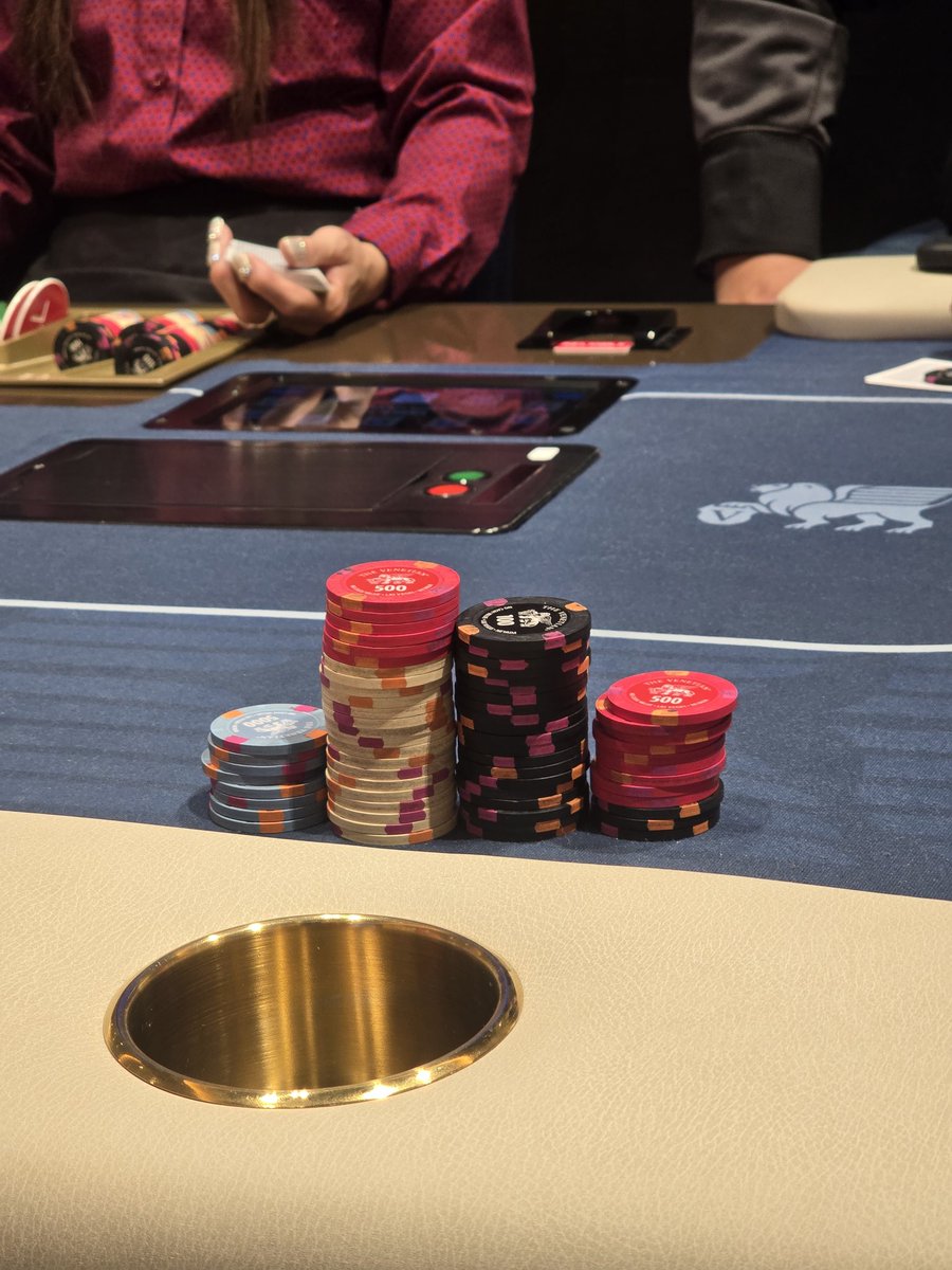 Wolfez0r's tweet image. Got 66.8k at lvl 4 with avg stack at 32k... #onetime!!!