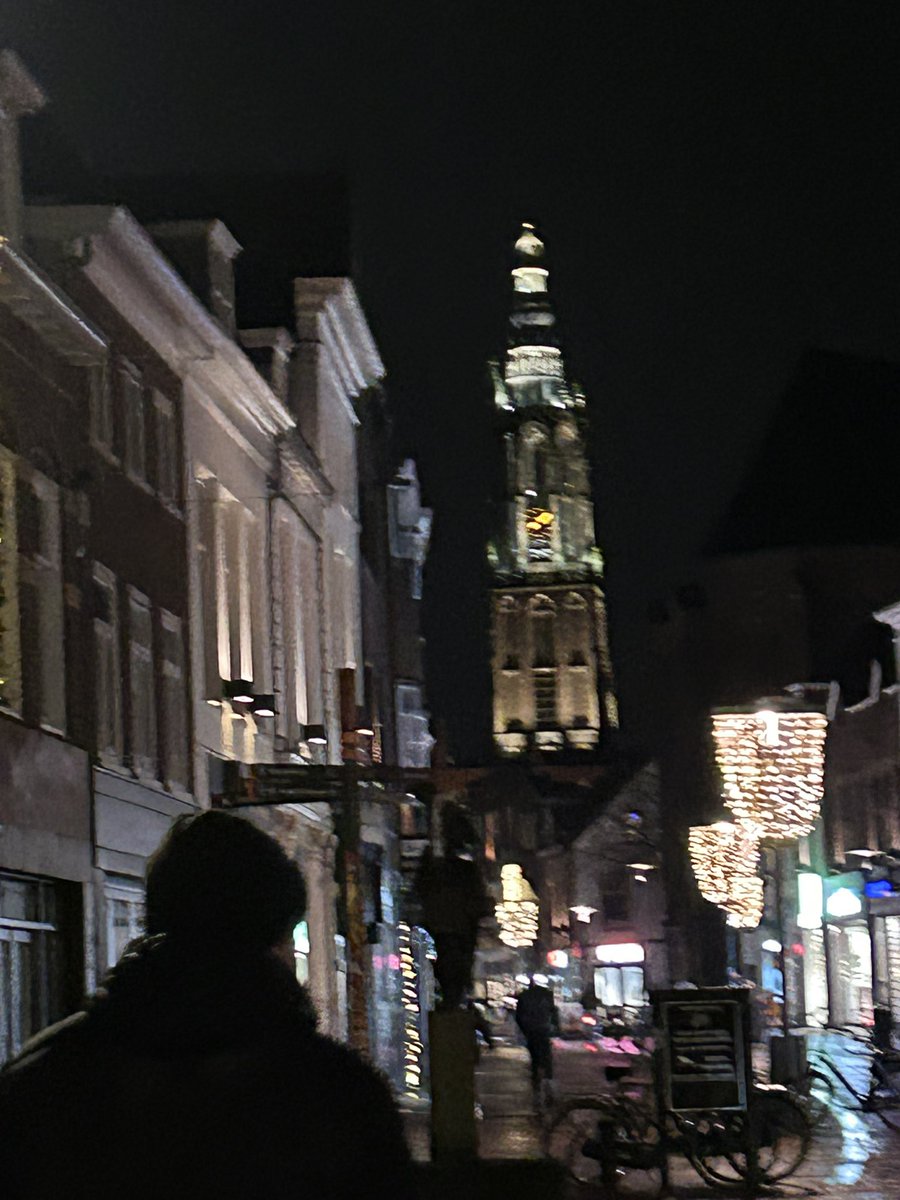 m_paffen's tweet photo. Moderne Pelgrimstocht in Mirakelstad Amersfoort! Samen op pad, nieuwe ontmoetingen aangaan. Gezellige wandeling van de Hoef naar Onze Lieve Vrouwetoren. Een prachtige traditie is herboren.
Wie wens jij dit jaar 3 keer meer licht en warmte toe?
#Levende Historie vvv citymarketing https://t.co/99uUGDE3Cq
