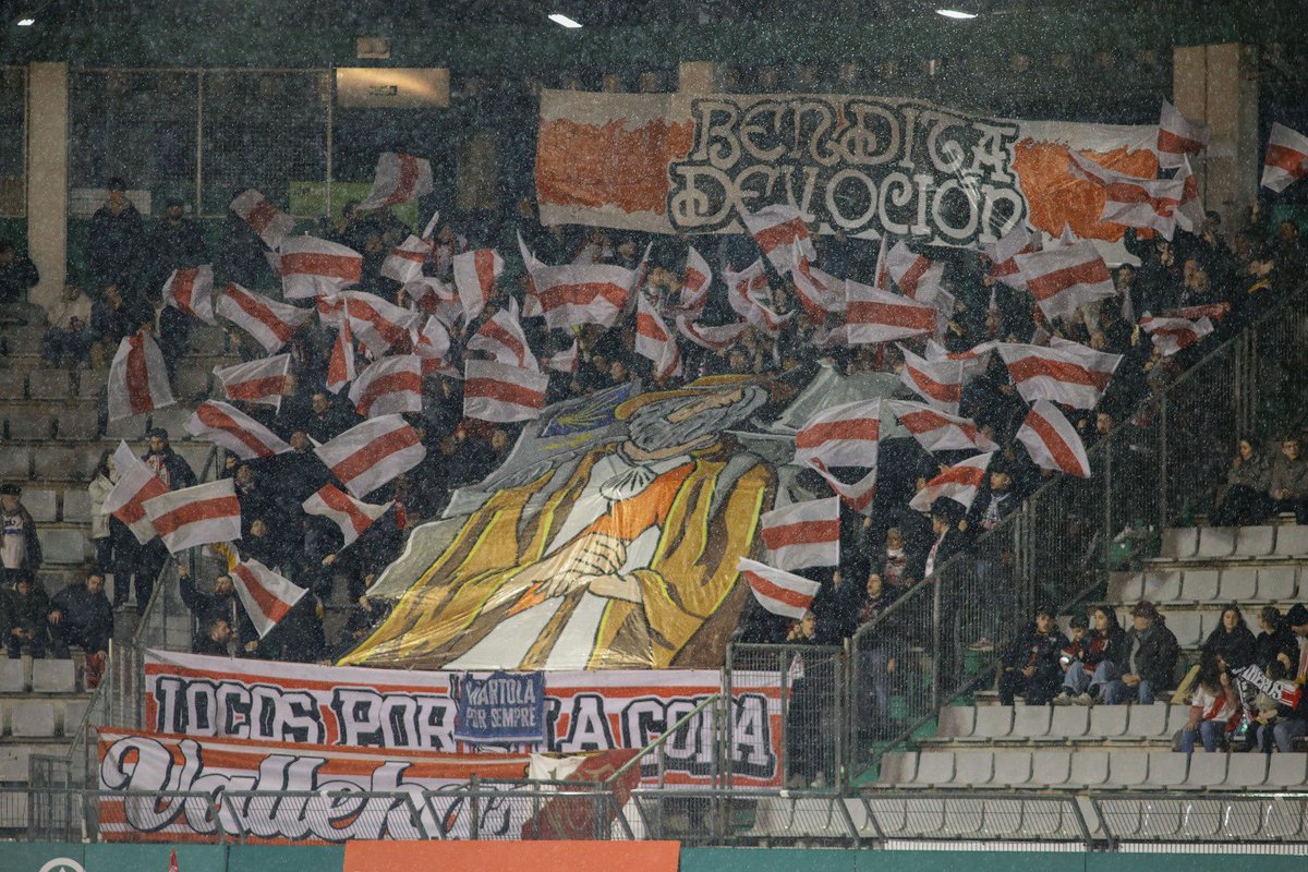 Ya estamos en octavos! Gracias afición por estar siempre ahí 🔴⚡️⚪️
