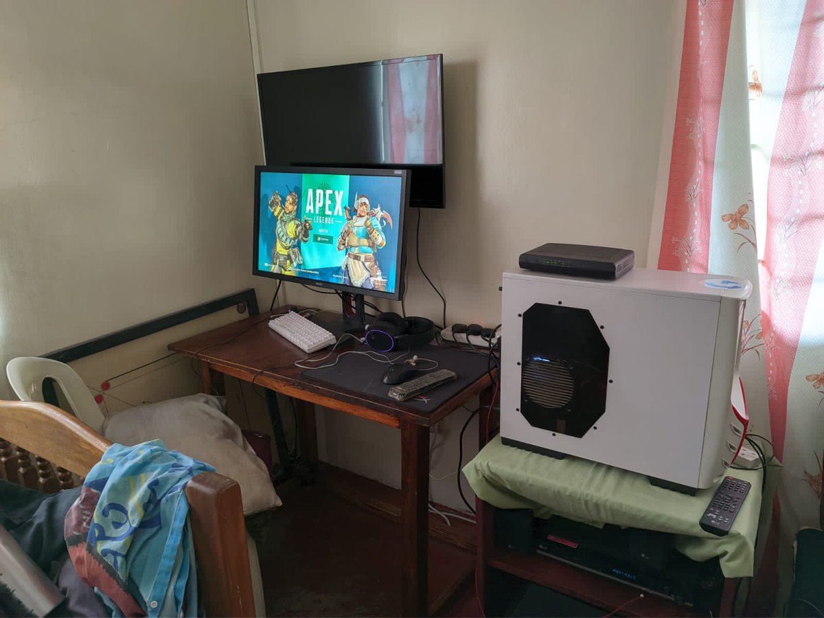 Xsilarrr tweet media