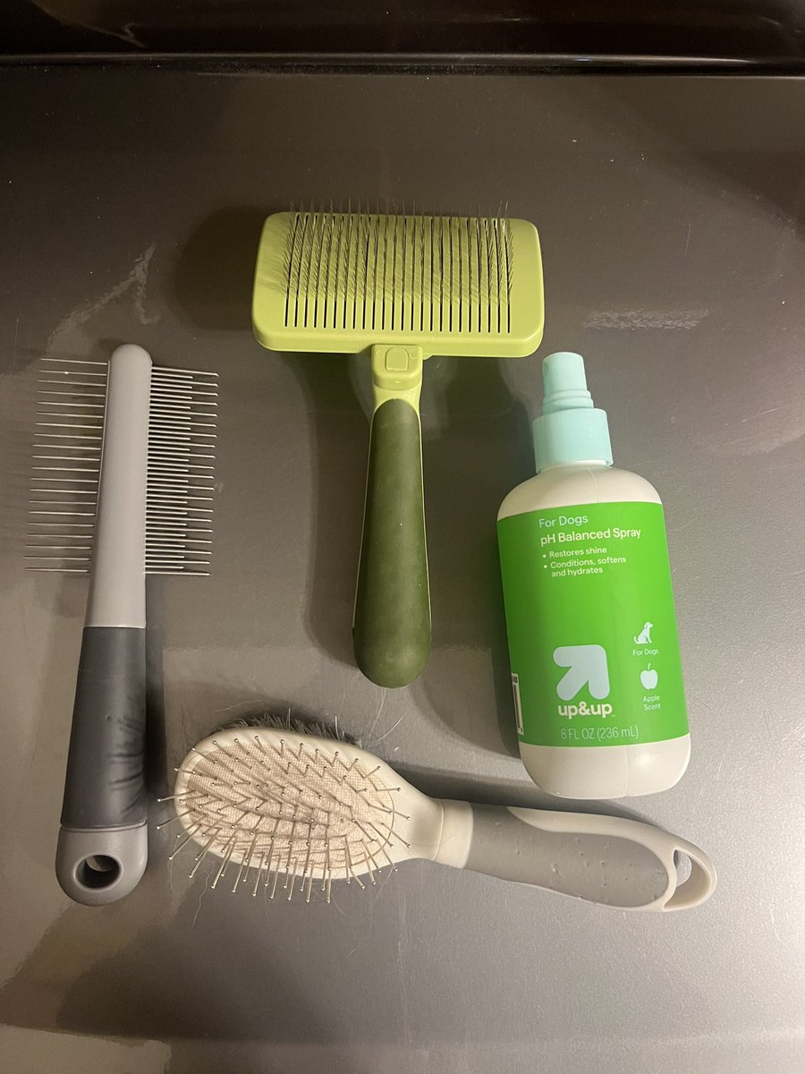 multimel_9's tweet photo. @scenequeenrocks This is what I use to groom our 10 month old Aussie. He is sleeker now so the brush at the bottom is mainly for the top coat. Slicker helps detangle the top and some of the bottom coat. But the comb does amazing for the bottom coat. The spray helps his trouble areas like his ears https://t.co/gIh5lGI3Iv