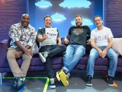 ligadonatv_'s tweet image. 💣 Band muda programação aos domingos e joga Neto e filho do Faustão para mais tarde. Veja como fica a partir do dia 12/01:

10h30 #VivaSorte
12h #ShowDoEsporte
15h45 #CariocãoNaBand
18h #PlanetaSelvagem
19h #PerrengueNaBand
21h #ApitoFinal
23h #ProgramaDoJoão
00h30 #CanalLivre