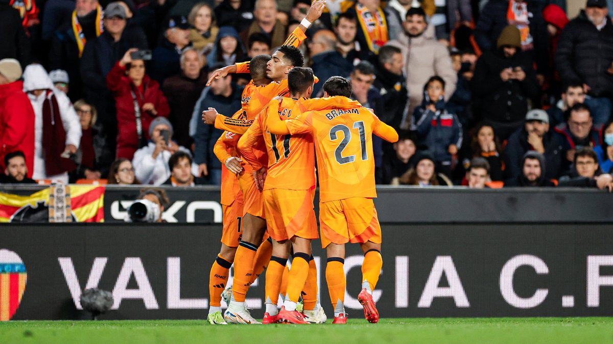 realmadrid's tweet image. 📈 ¡El @RealMadrid es el primer equipo que alcanza los 5.000 puntos en @LaLiga!
#RealFootball