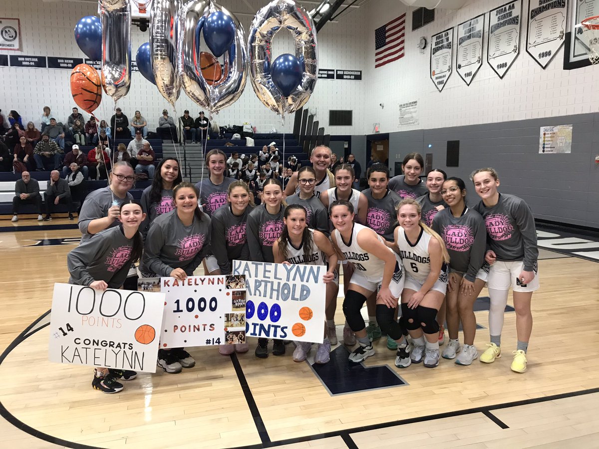 Congratulations Katelynn Barthold on scoring 1000 career points. 

#GoBulldogs