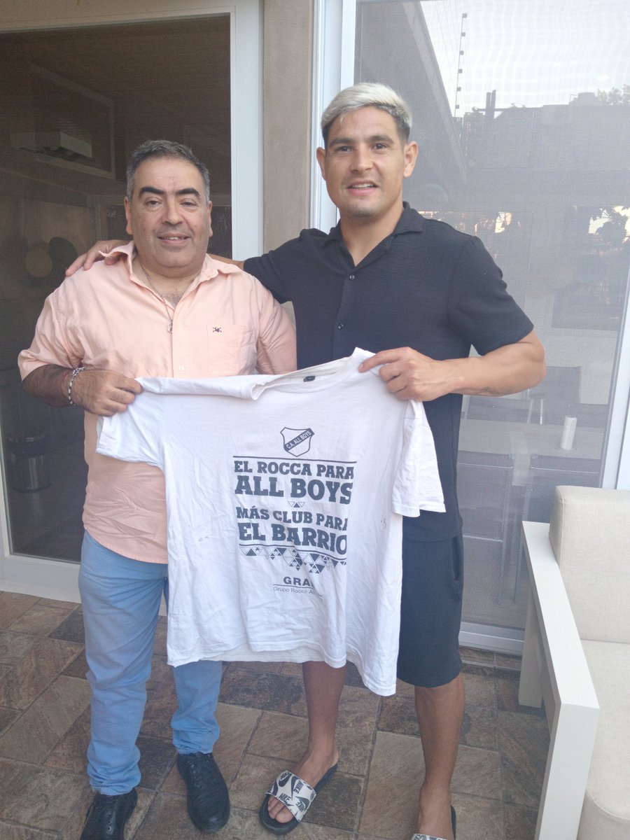 MIGARNAUTY's tweet photo. SentidoDePertenencia, hermosa tarde con Maxi Salas #ElRoccaparaAllBoys #VolveraSegurola #ElMetodoAllBoys en YouTube #AllBoys https://t.co/SqP1KlqrWc