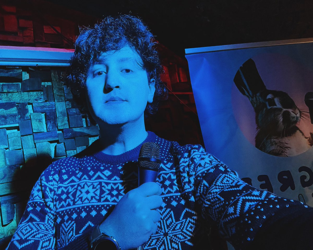 rusticella's tweet image. Давно не писал, поэтому short list of life updates:

- получил 🇪🇺 ПМЖ, Dobby is free, собираю доки на гражданство

- поучаствовал в 25 стенд-ап шоу в 2024, начал на этом немного зарабатывать 😅

- ебашу в качалке через день, не ем фаст-фуд, и после 8 🫡

at my happiest since 2018