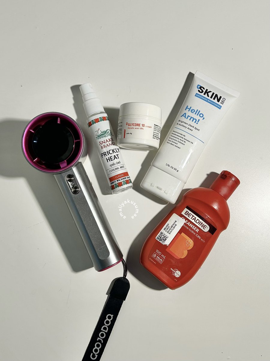 amaliyakusumaa's tweet image. RILL BIKIN WANGI SEHARIAN INI MAH💯👍🏻

dimulai dari ✨KETEK - BADAN - PAKAIAN✨ dijamin bakal wangi seharian dah kataku... keringetan pun ga bikin bau ketek &amp;amp; busuk asem 

WAJIB SAVE &amp;amp; NYIMAK ⤵️