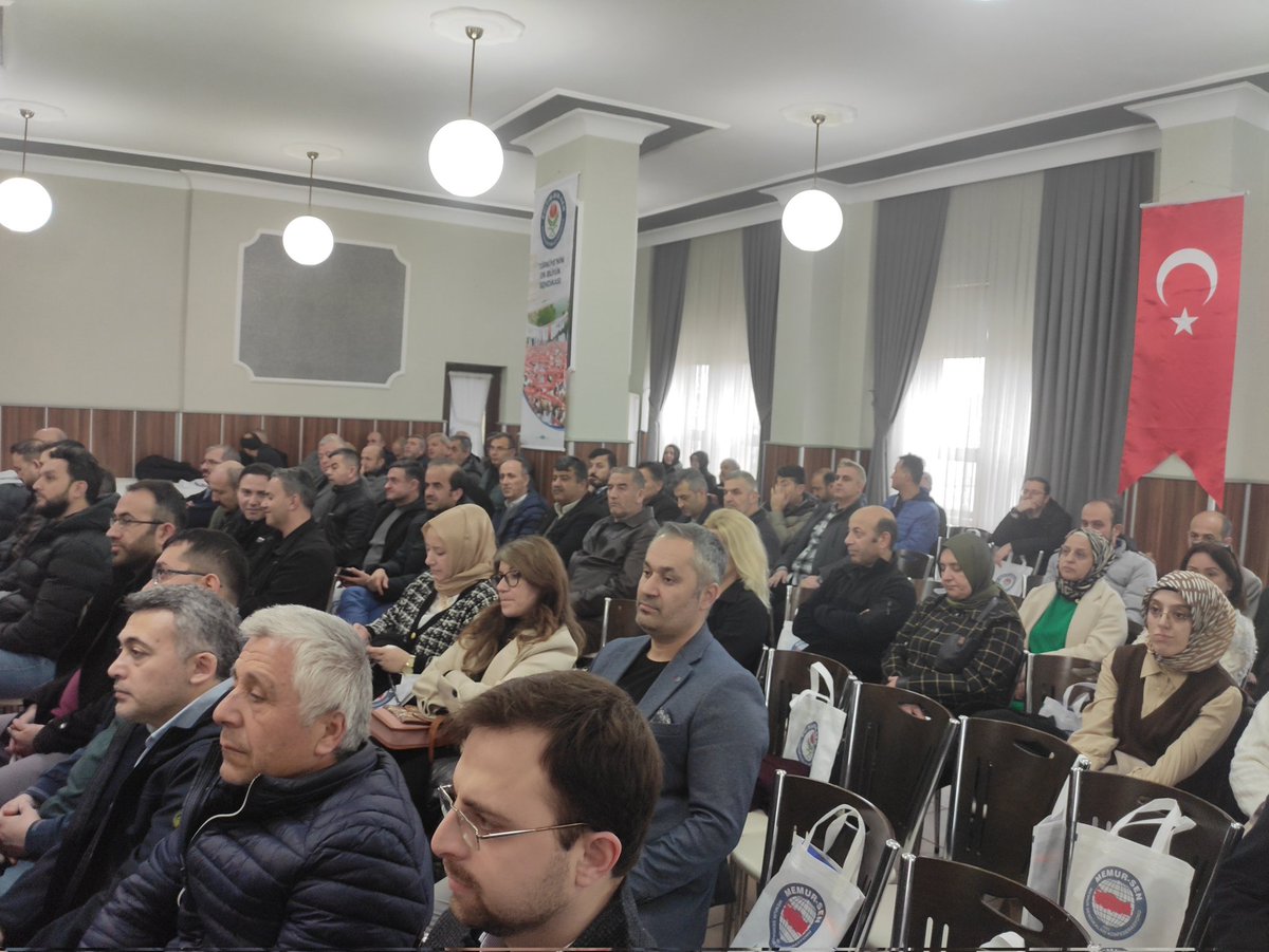 Karabük Öğretmenevinde İş Yeri Temsilcileri Eğitim Programını Gerçekleştiriyoruz. Yoğun mesailerini bırakıp programa katılan tüm iş yeri temsilcilerimize teşekkür ederiz.
<a href="/EgitimBirSen/">Eğitim-Bir-Sen</a>