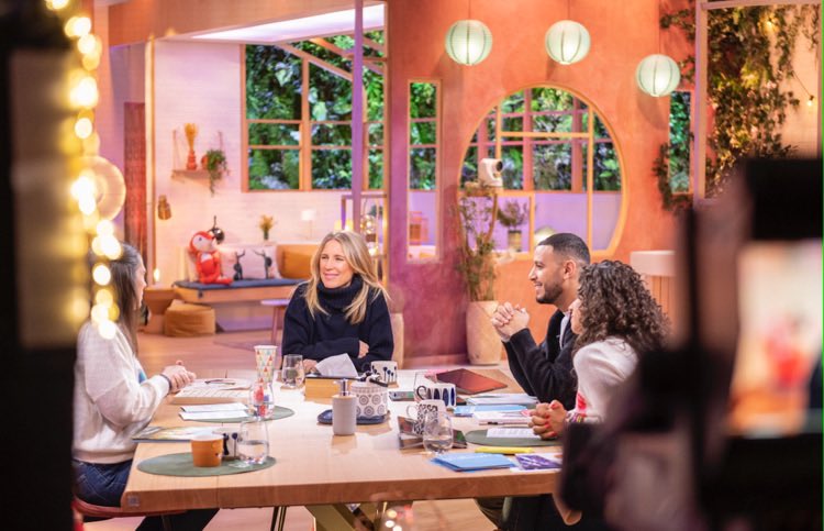 France TV Pro (@francetvpro) on Twitter photo 📈#Audiences #France2
Hier, record de saison sur les 2 indicateurs pour @lmdmF2 présentée par <a href="/agathelecaron/">agathe lecaron</a>
📍476 000 tvsp
📍15.5% de PdA
➡️Disponible sur france.tv 📈#Audiences #France2
Hier, record de saison sur les 2 indicateurs pour @lmdmF2 présentée par <a href="/agathelecaron/">agathe lecaron</a>
📍476 000 tvsp
📍15.5% de PdA
➡️Disponible sur france.tv