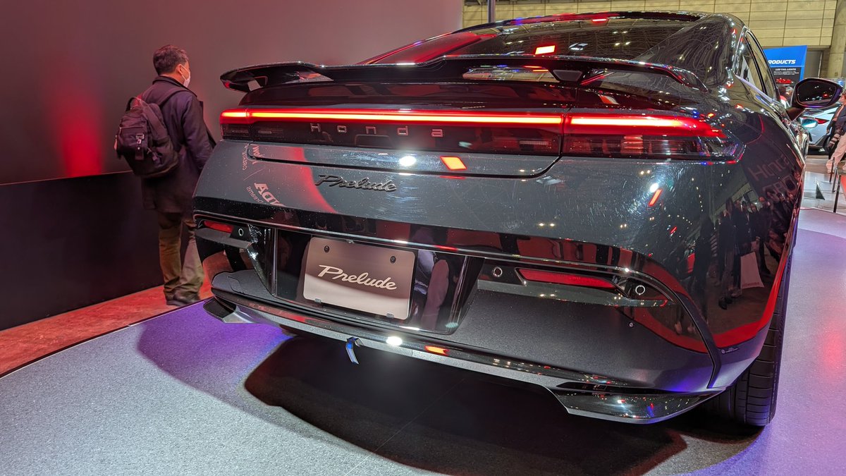 ひがし tweet media